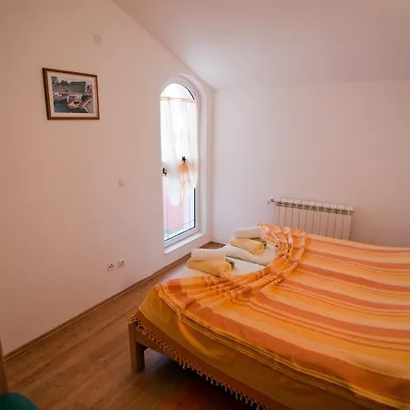 Marinic 公寓 普利莫顿